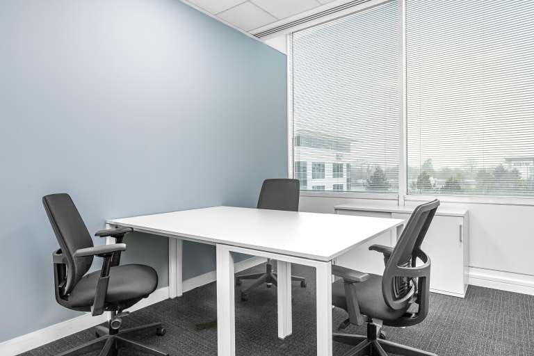Hatfield - AL109NA \ Private Office for 1 Person, Ready to Use
