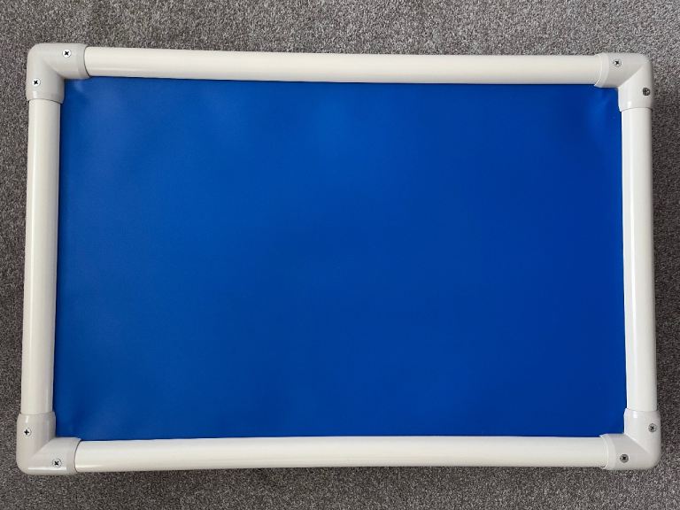 Kurander raised dog bed