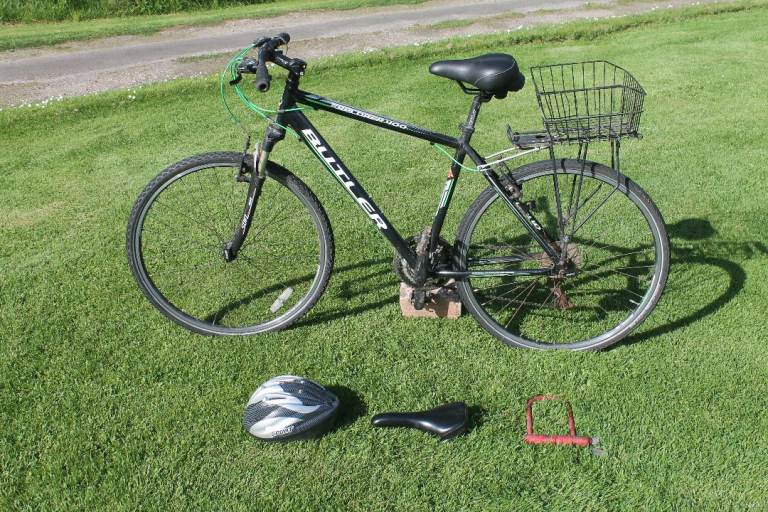 Gents Claud Butler Explorer 400 Bike