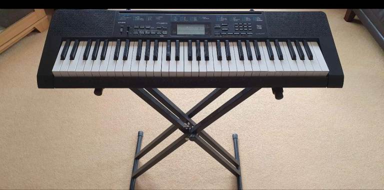 Casino Keyboard.  Good Condition.  £30