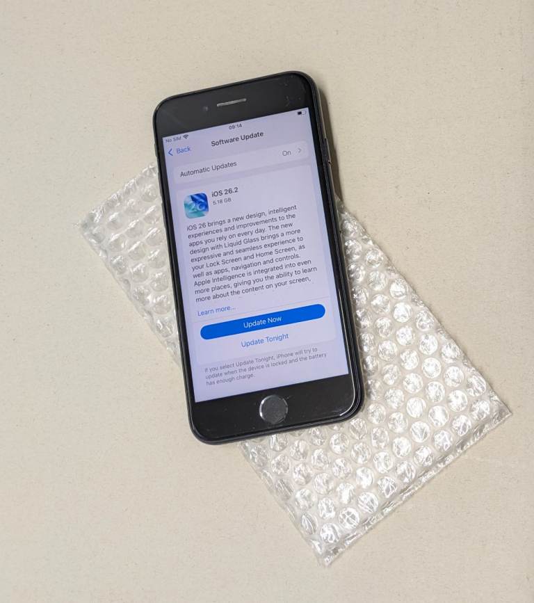 Unlocked iPhone SE 3rd Gen 64GB latest iOS 26.2 Cheap phone for work, business, personal use 