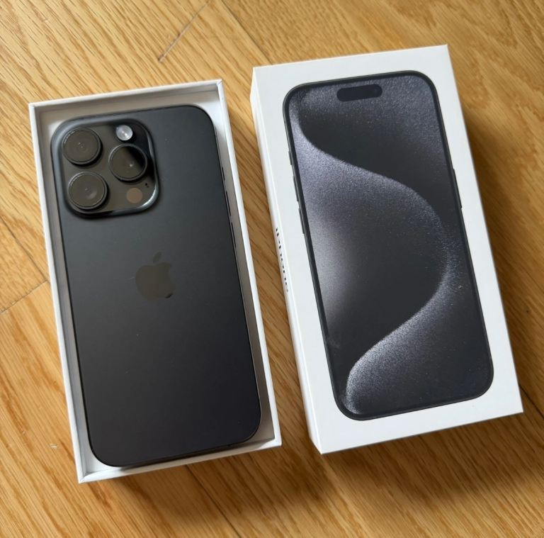 iPhone 15 Pro 128gb black titanium unlocked excellent condition 