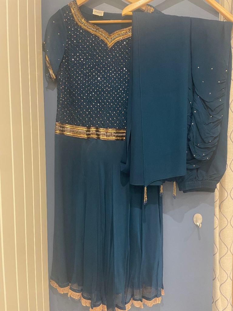 Preloved Indian Suit - 3 Piece Salwar Kameez, size 12-14