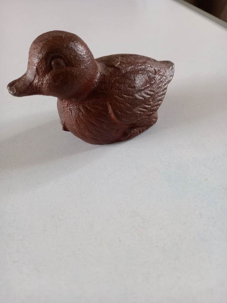 Small metal duck 