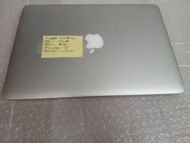 Apple MacBook Pro 13-inch (Early 2015) 256GB SSD, Good Condition