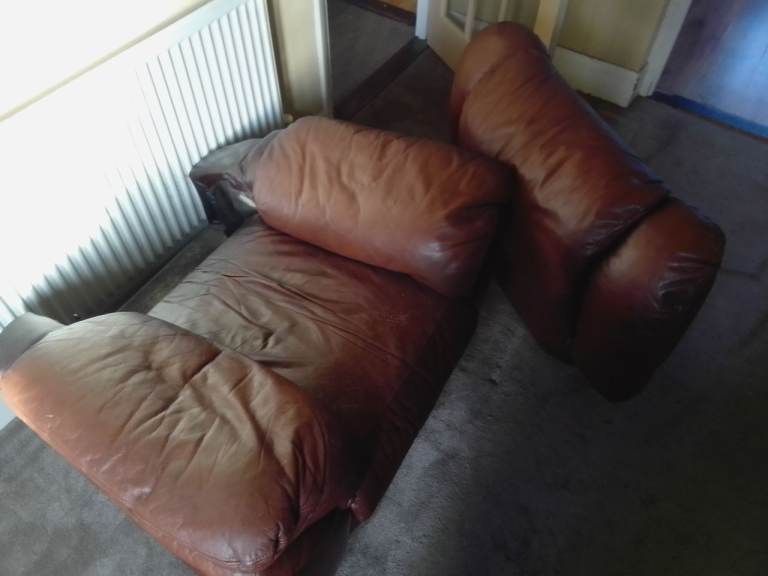 Brown leather manual recliner armchair 