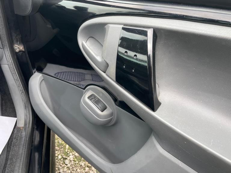 CITROEN C1 1.0 VTR+ 10 REG BLACK 5 DOOR 60063 MILES MOT JUNE 25TH 2026 TAX £20 LOW INSURANCE 60+MPG 