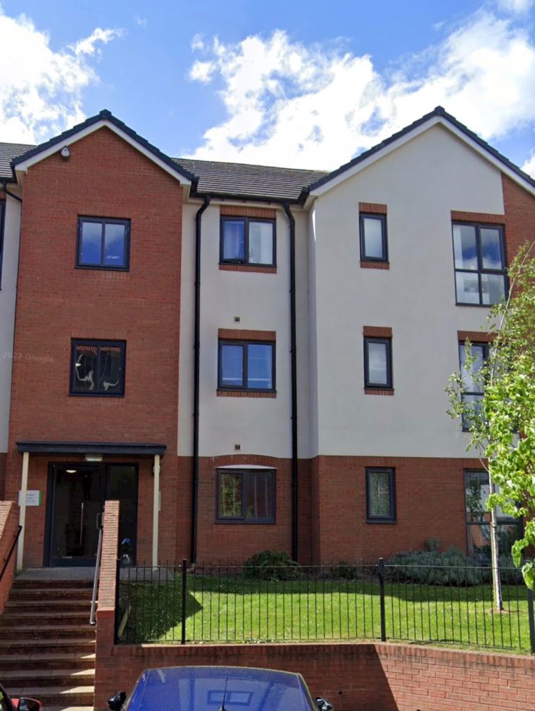 2 bed new build looking for 3 bed