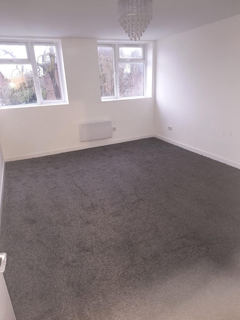 To let 2 bed Flat Kenyon Lane M40 9JG
