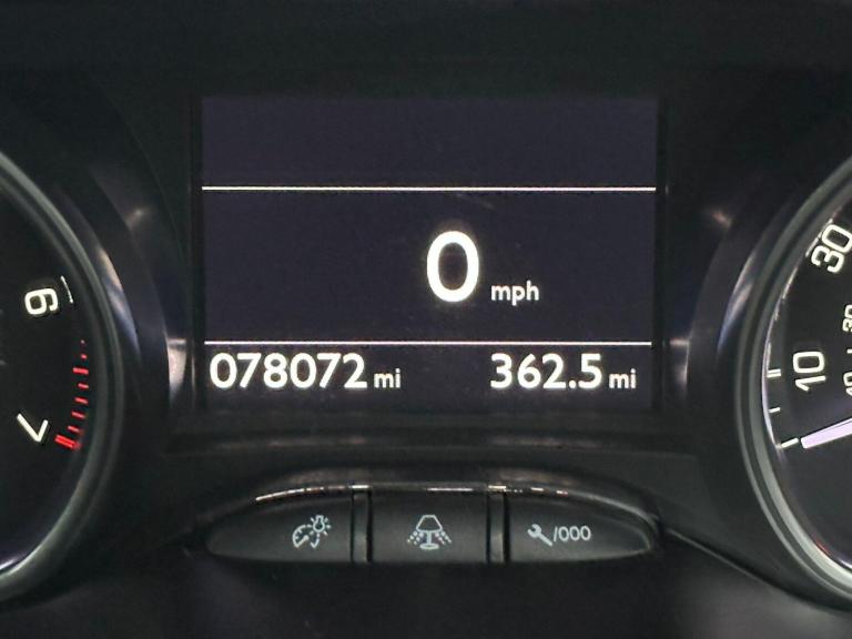 2013 Peugeot 208 1.2 VTi Intuitive Euro 5 3dr HATCHBACK Petrol Manual