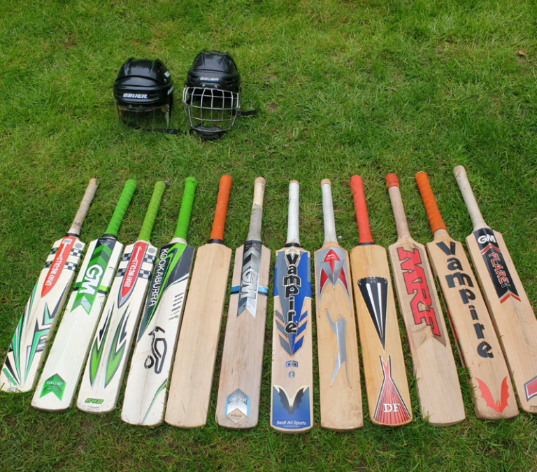 Cricket bats all good condition longest are 82.5cm each frome 30-65£ 