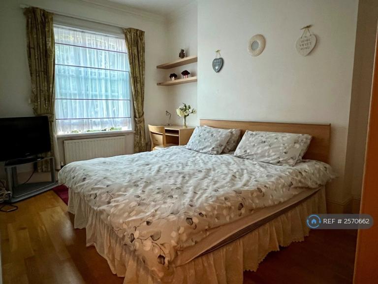 2 bedroom flat in Belsize Road, Swiss Cottage, NW6 (2 bed) (#2570662)