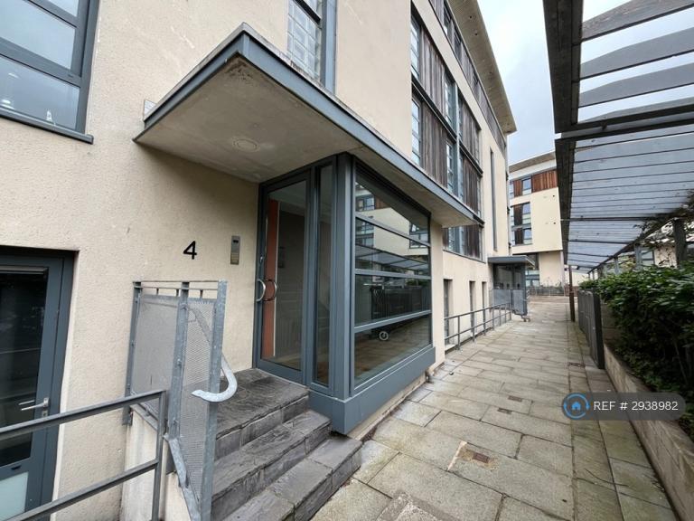 2 bedroom flat in Sandport Way, Edinburgh, EH6 (2 bed) (#2938982)