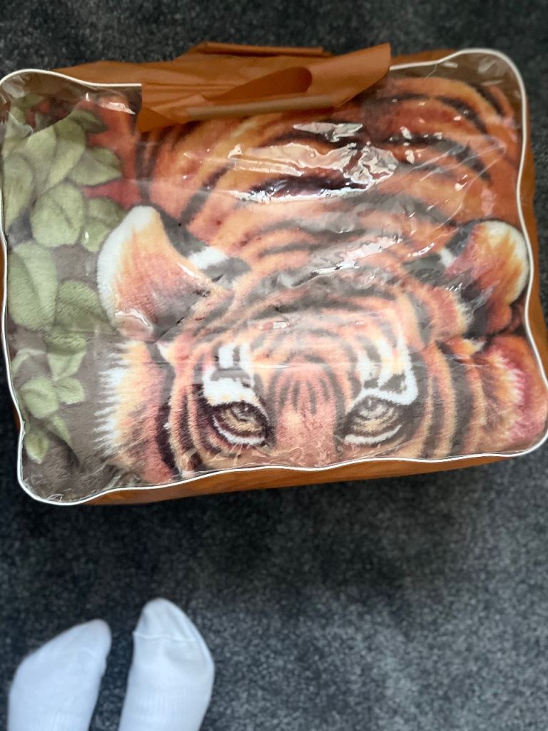 image for Excellent like New only used once  packed Heavy Indian blanket Bargain retail £35 