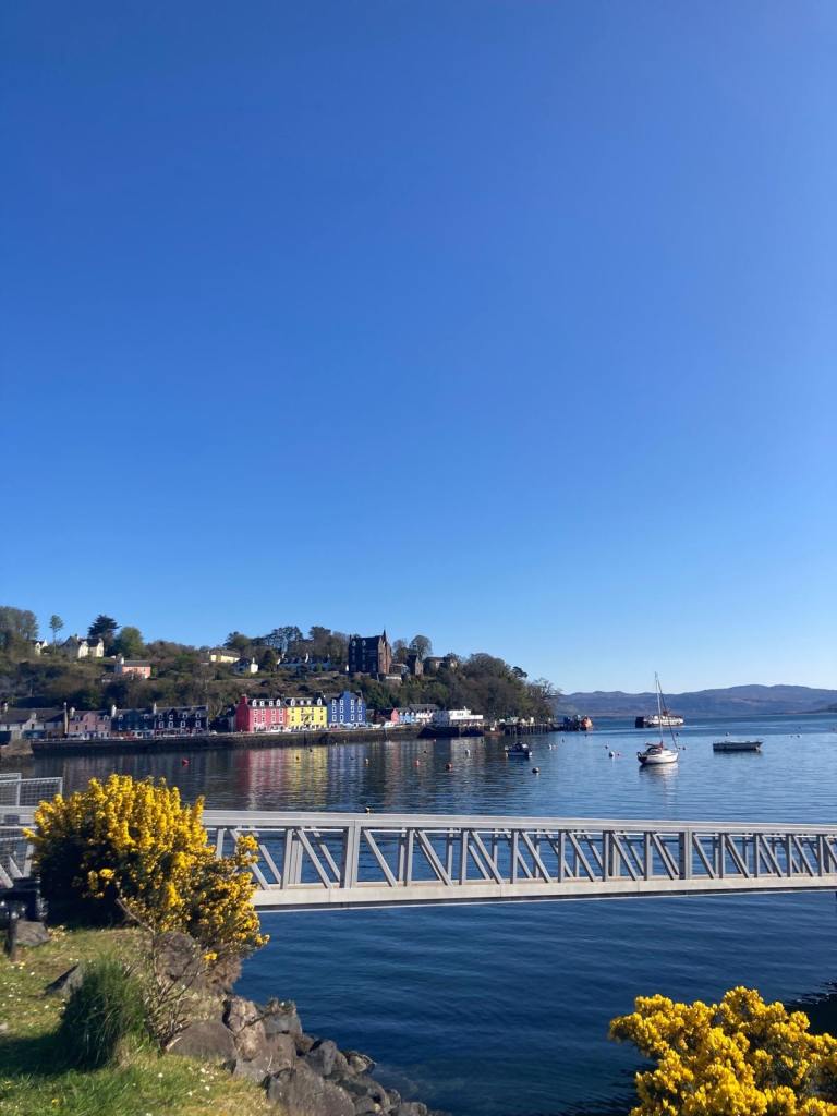 Bay View Tobermory — Harbourfront Apartment, Sleeps 6 — The Real Balamory