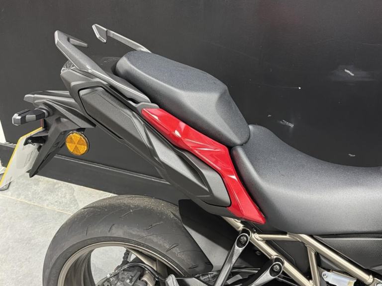 SUZUKI GSXS 1000 GT +