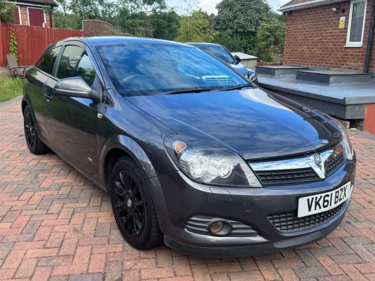 Vauxhall astra sri 1.6 sport full service history with 14 service stamps