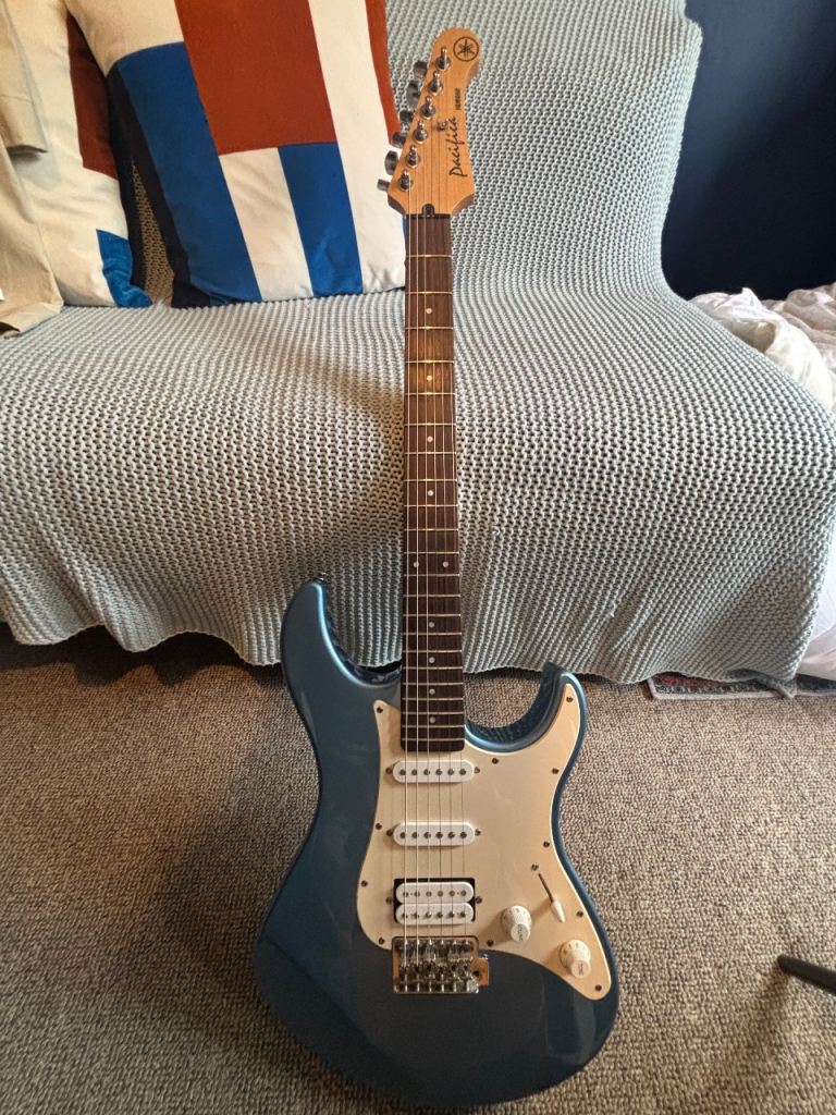 Yamaha pacifica blue 112J electric guitar