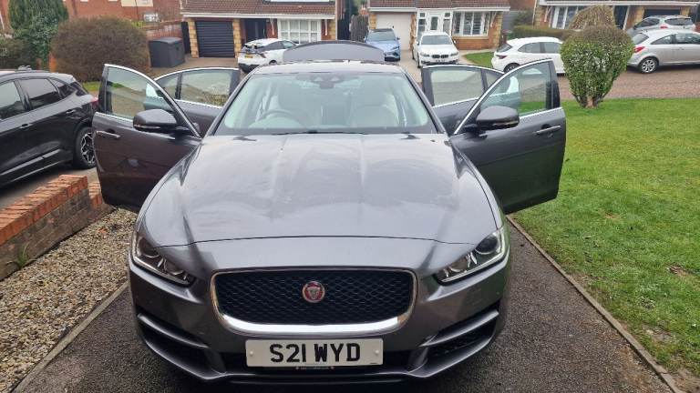 ** Jaguar XE 2016 2.0l automatic **