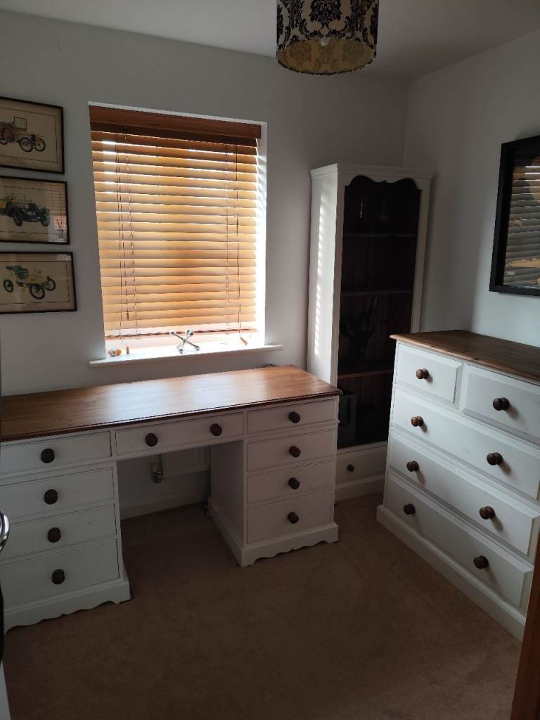 Set of bedroom furniture incl desk, chest of drawers and bookcase 