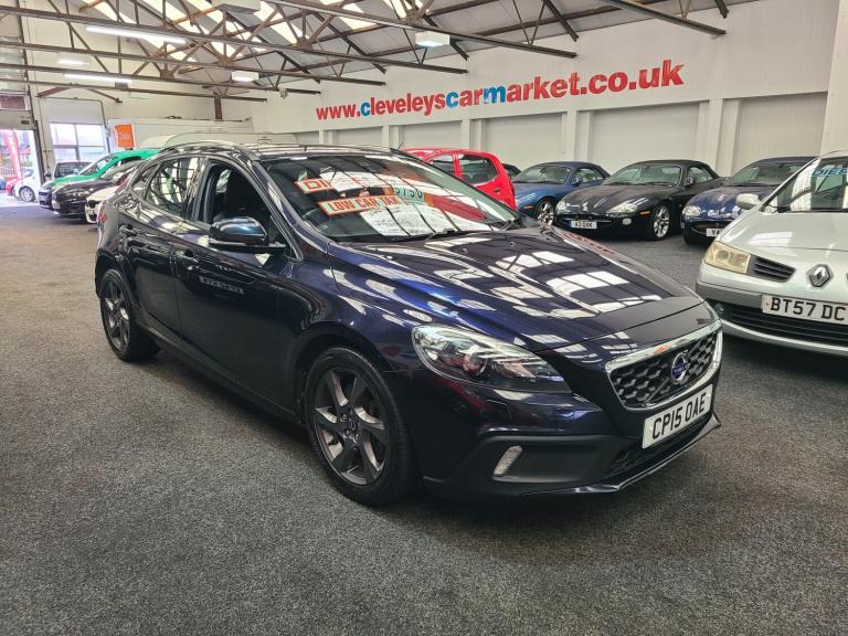 2015 Volvo V40 D2 [120] Diesel Cross Country Lux Nav 5-Door Hatchback Diesel Manual