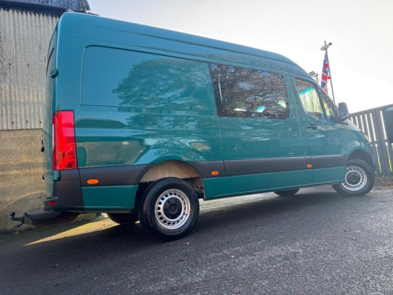  Mercedes-Benz Sprinter SPRINTER 2.1L 314CDI 3.5t H2 L2 RWD WINDOW COMBI CREW