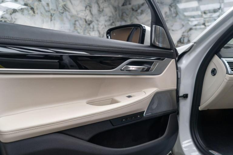  BMW 7 Series 3.0 745Le 12kWh M Sport Auto xDrive Euro 6 (s/s) 4dr Petrol/Electric Hybrid Automatic