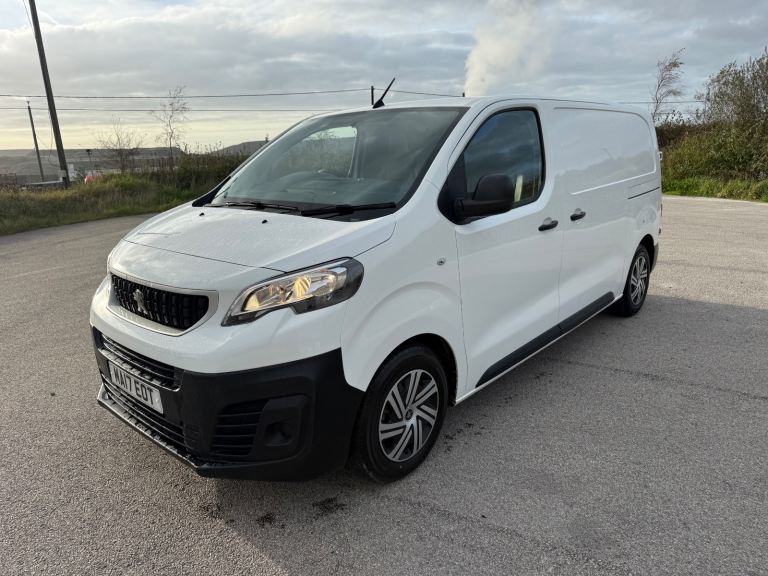 17 PEUGEOT EXPERT PRO 1,6hdi 6speed Van FSH Dispatch transit