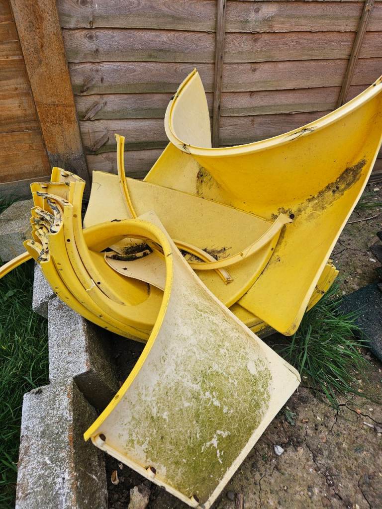 Inclosed kids slide free 