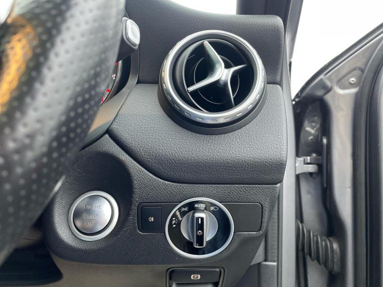 2015 Mercedes-Benz GLA GLA 220d 4Matic AMG Line 5dr Auto [Prem Plus] ESTATE DIESEL Automatic