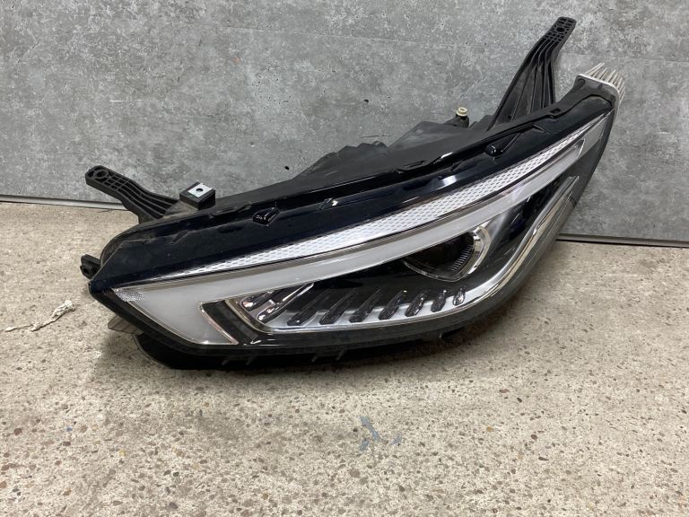 MG ZS passenger side full led headlight facelift 2020 - 2022 