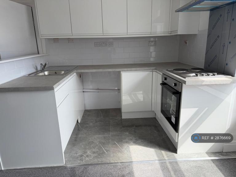 Studio flat in Trench Road, Telford, TF2 (#2876669)