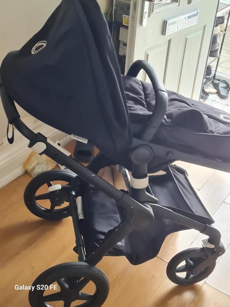 Bugaboo Cameleon 3 Pram/Stroller - Black, Good Condition
