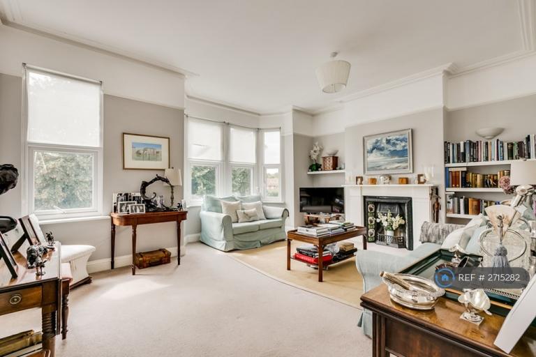 2 bedroom flat in Gorringe Park Avenue, London, CR4 (2 bed) (#2715282)