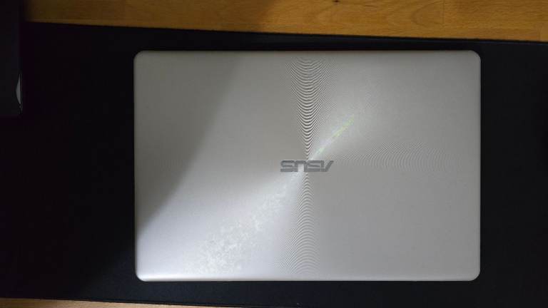 ASUS 15 Notebook 1tb HDD 256 ssd Intel core i7-7500U 2.7GHz 8gb Ram