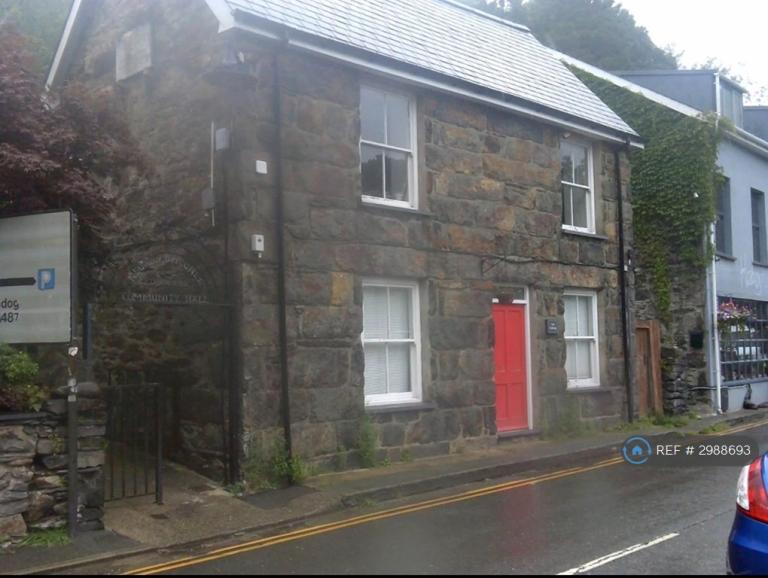 3 bedroom house in Caernarfon Road, Caernarfon, LL55 (3 bed) (#2988693)