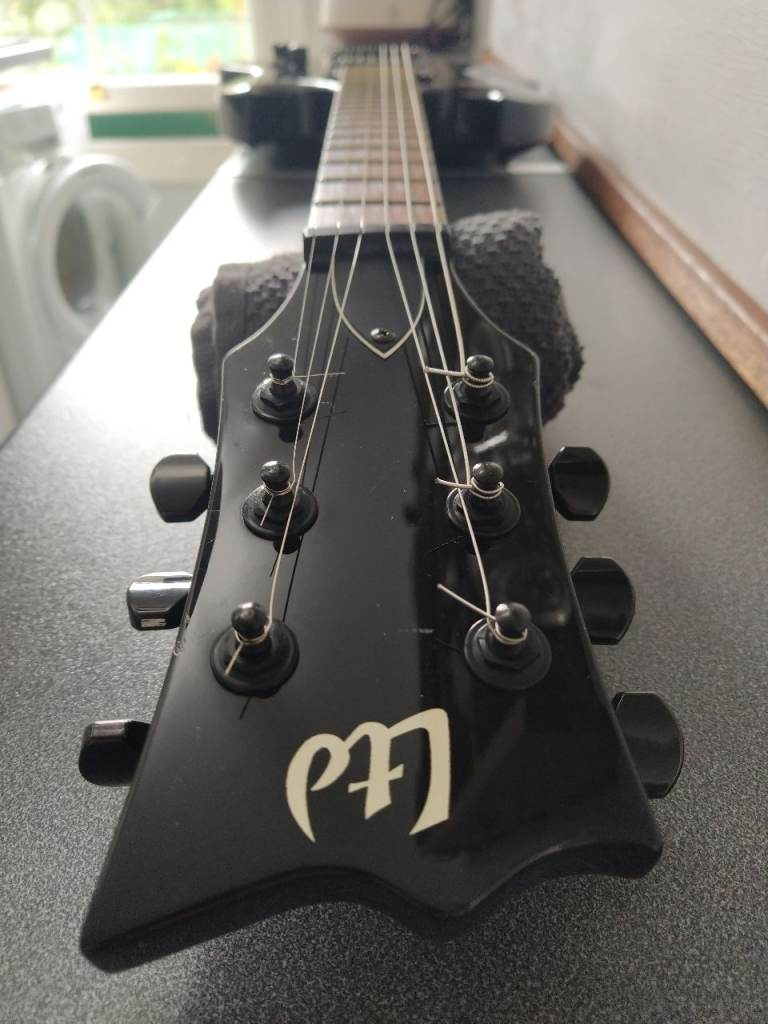 ESP LTD Viper 50 - Electric Guitar - Humbuckers