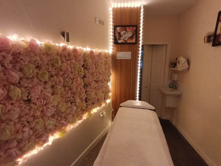 Facial+Massage £80 for 1 hour special offer For males and Females 
