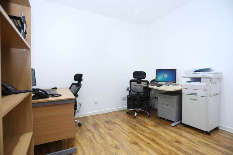 Beautiful Service Office with Wifi and other Amenities