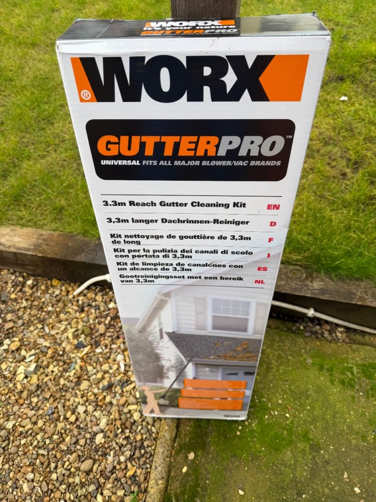 Worx gutter pro 3.3 m reach gutter cleaning kit