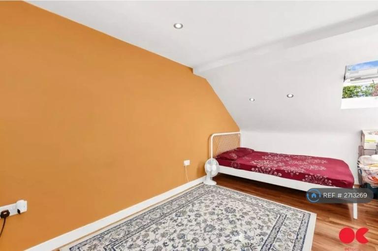 6 bedroom house in Neville Road, London, E7 (6 bed) (#2713269)