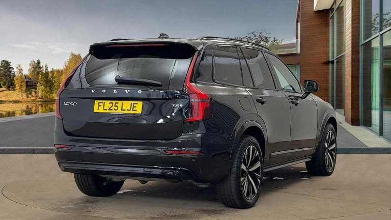 2025 Volvo XC90 Plus, T8 AWD Plug-in hybrid, Electric/Petrol, Dark, 7 Seats ( 360* Camera ) ESTAT...