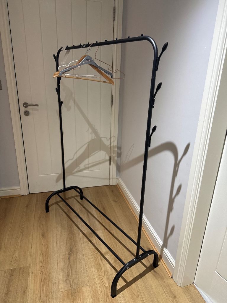 Clothes rail