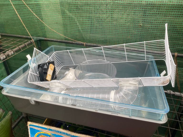 Small pet cage 