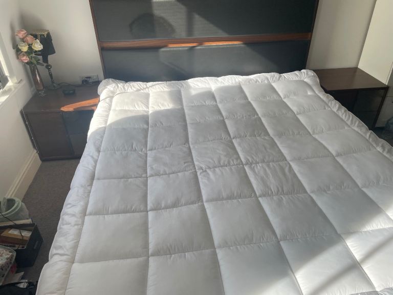 King Size Vintage Bed + 2 Matching Bedside Cabinets + FREE Mattress
