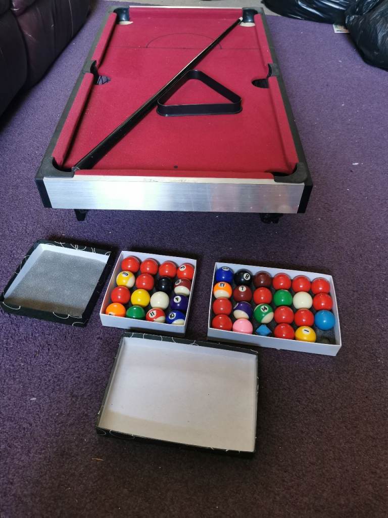 Reduced! Miniature pool / snooker table 