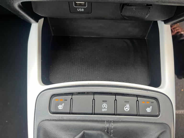 2022 Hyundai i10 1.0 Premium Euro 6 (s/s) 5dr HATCHBACK Petrol Manual