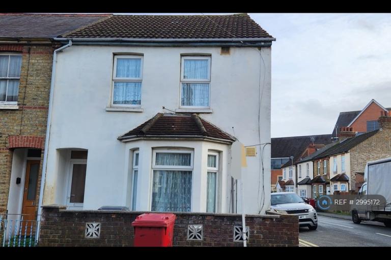 3 bedroom house in Princes Street, Slough, SL1 (3 bed) (#2995172)