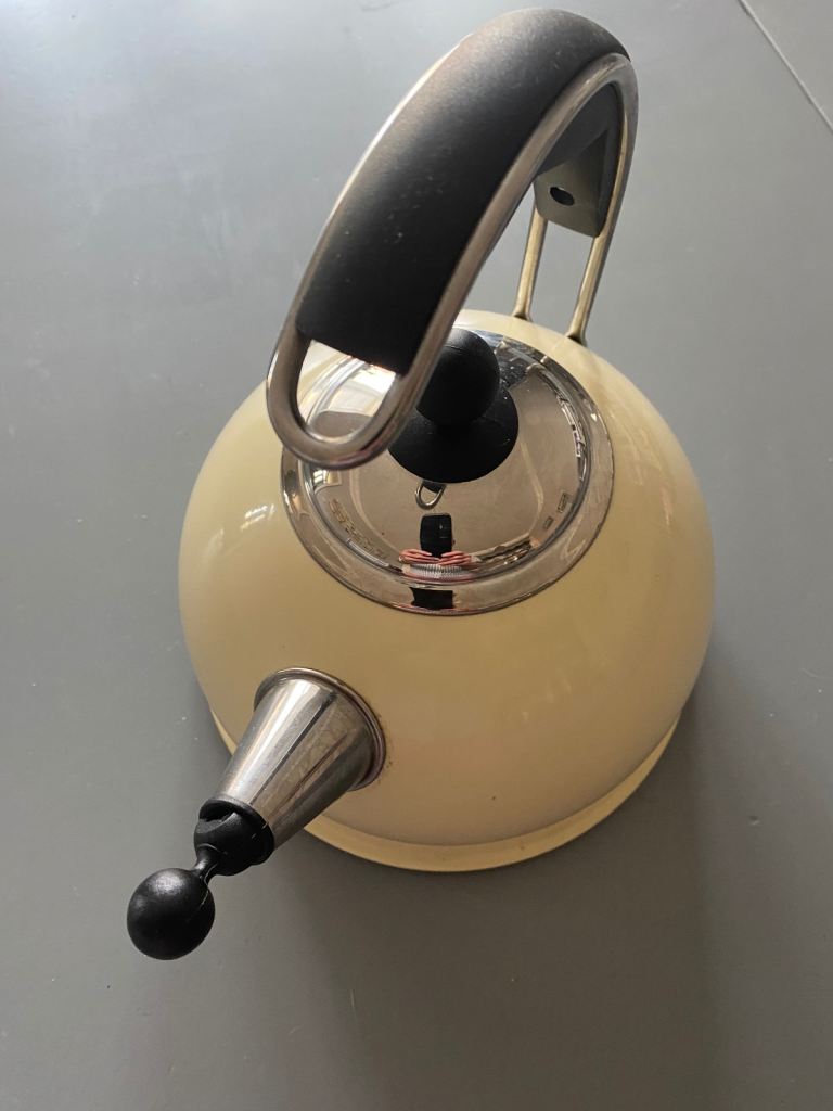 Aga whistling kettle