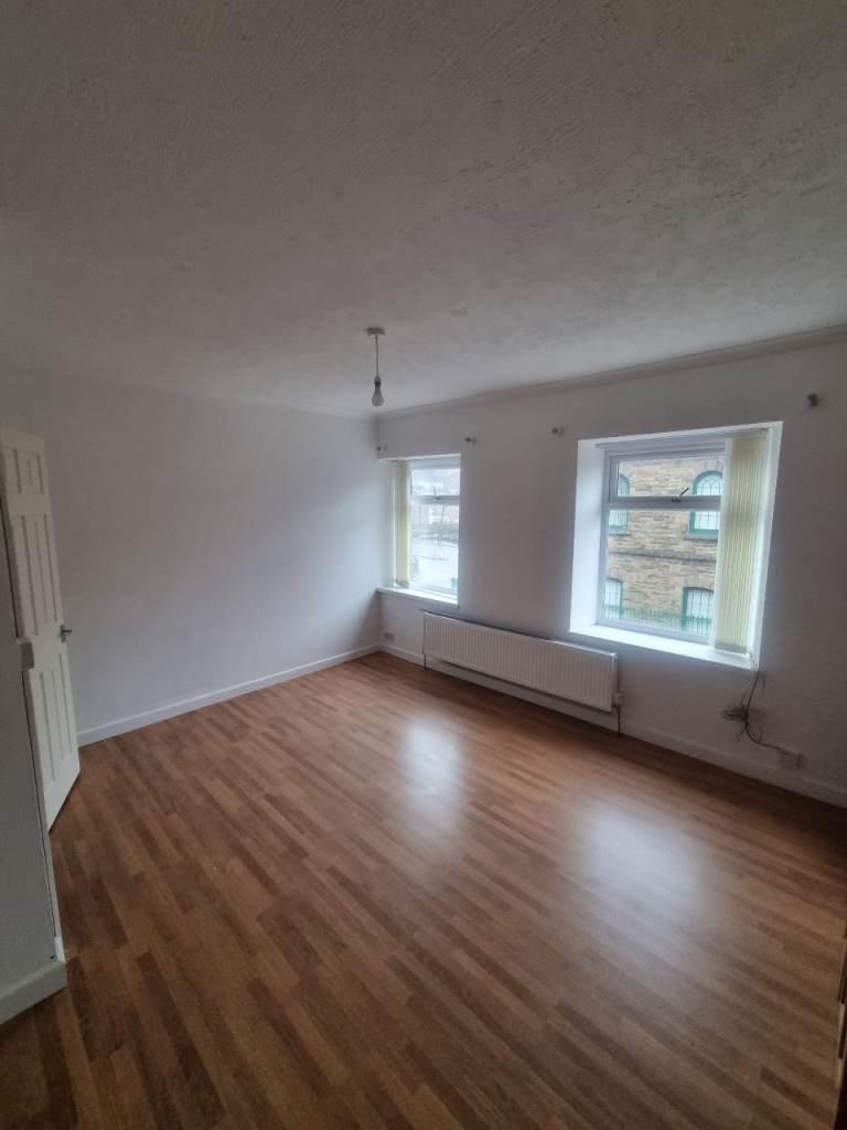 2 bedroom maisonette to let